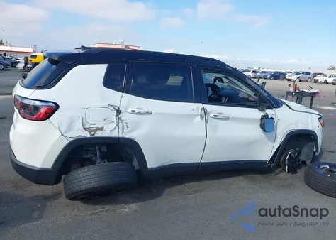2021 Jeep Compass Altitude Fwd из США, поврежденный, VIN 3C4NJCBB6MT588594
